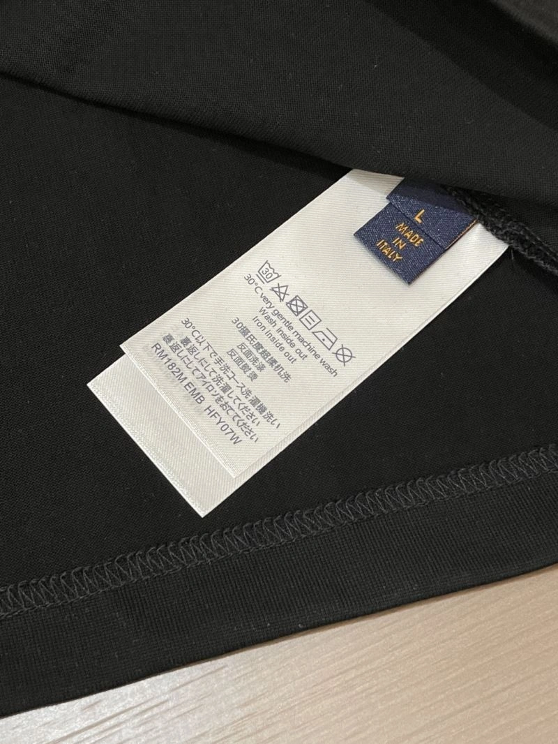Louis Vuitton T-Shirts Resilient 135501