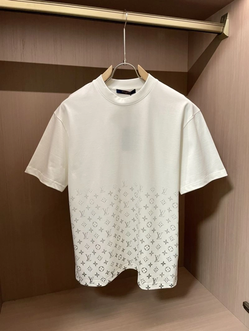 Louis Vuitton T-Shirts Stretchable 135487