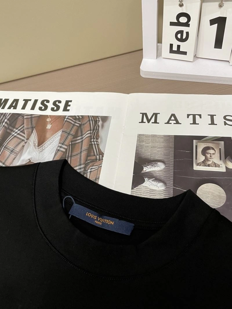 Louis Vuitton T-Shirts Stretchable 135487