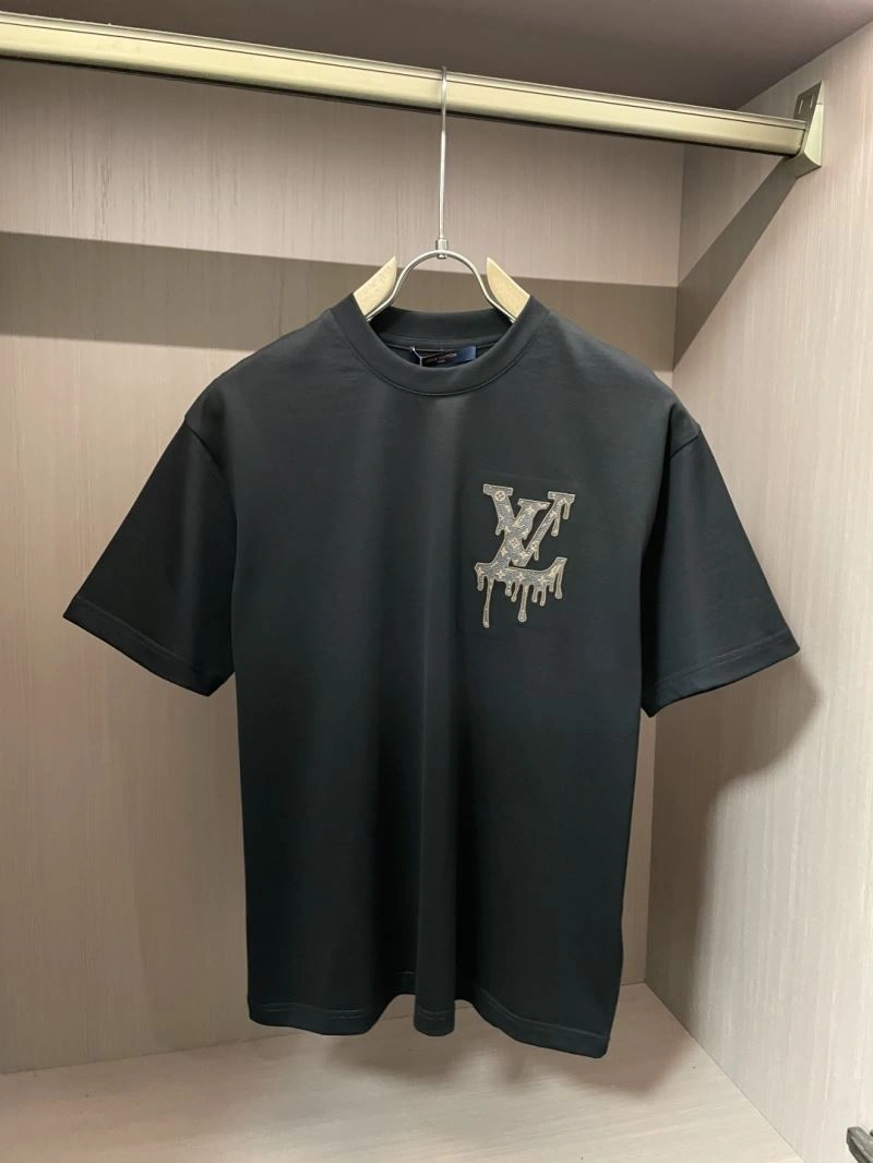 Modern Louis Vuitton T-Shirts 135474