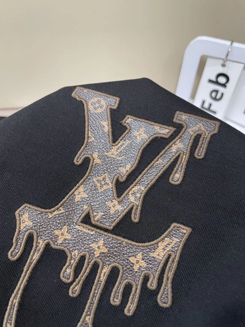 Modern Louis Vuitton T-Shirts 135474