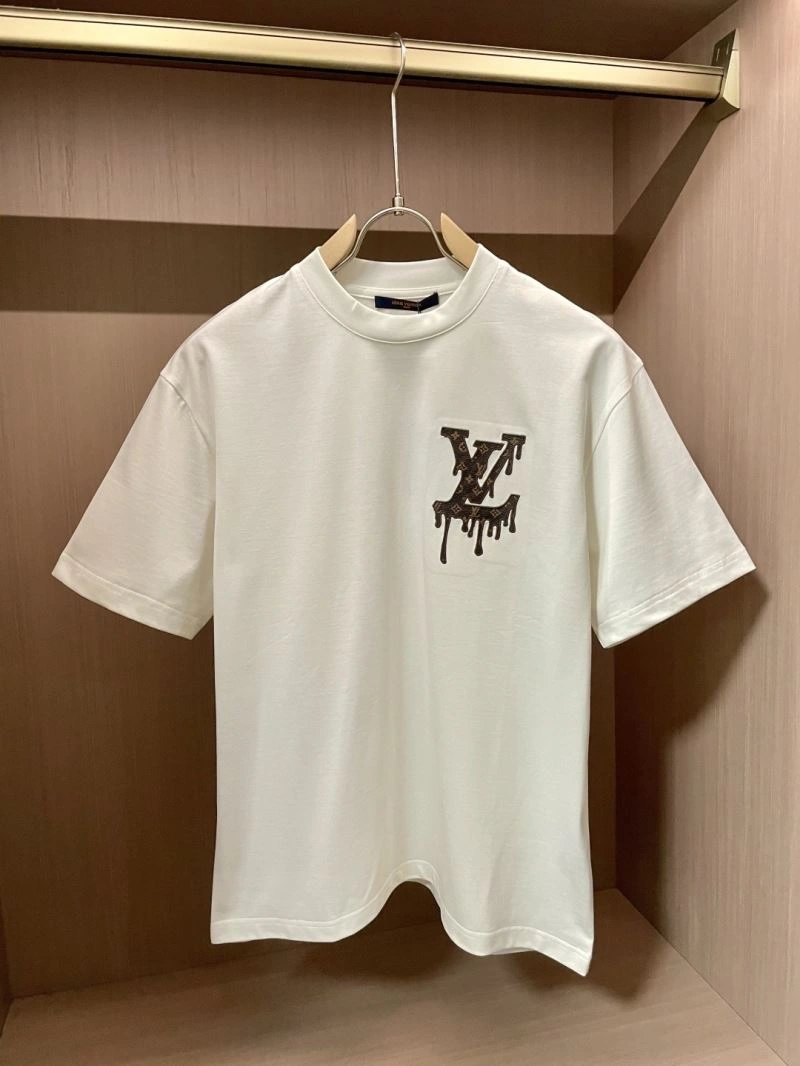Modern Louis Vuitton T-Shirts 135474