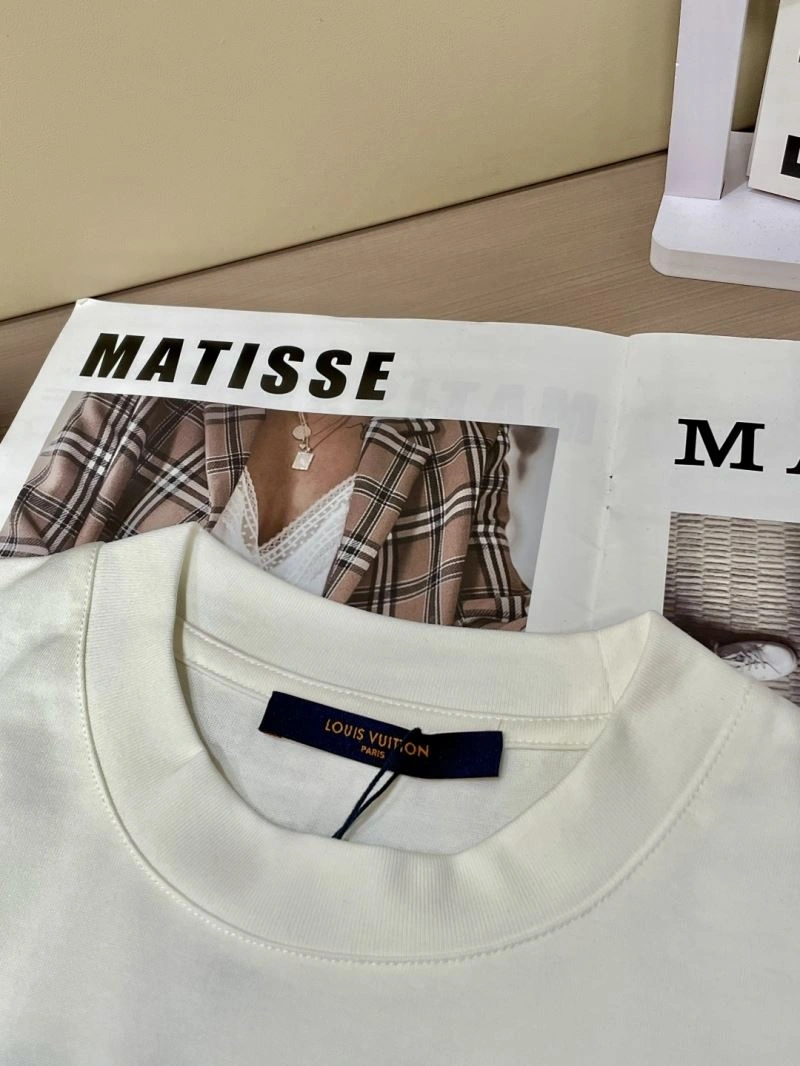 Modern Louis Vuitton T-Shirts 135474