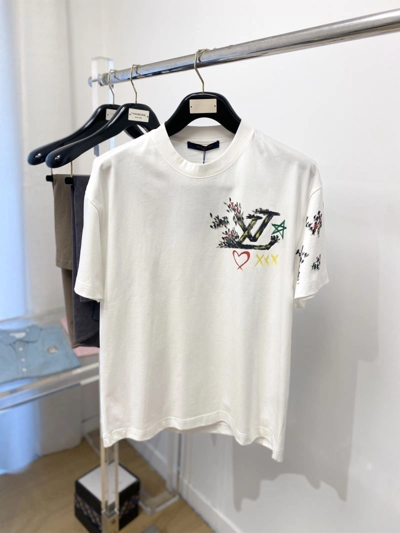 Louis Vuitton T-Shirts Trendy 135486