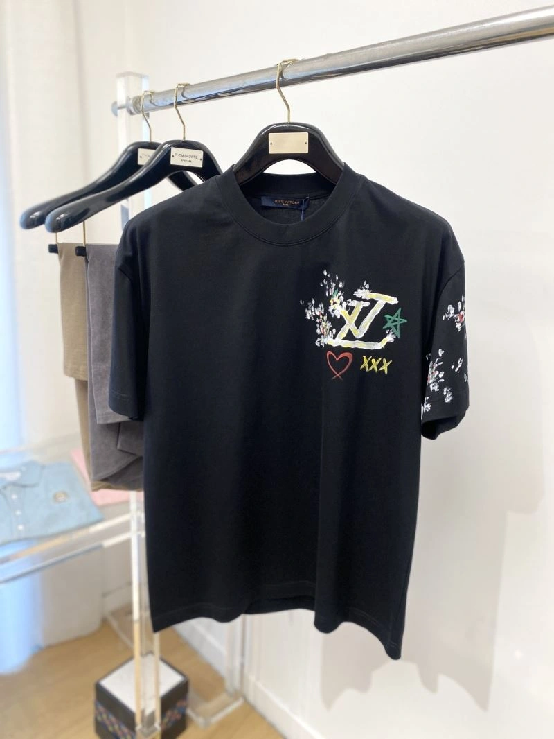 Louis Vuitton T-Shirts Minimalist 135468
