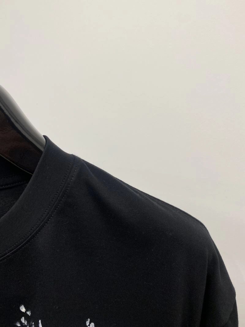 Louis Vuitton T-Shirts Minimalist 135468