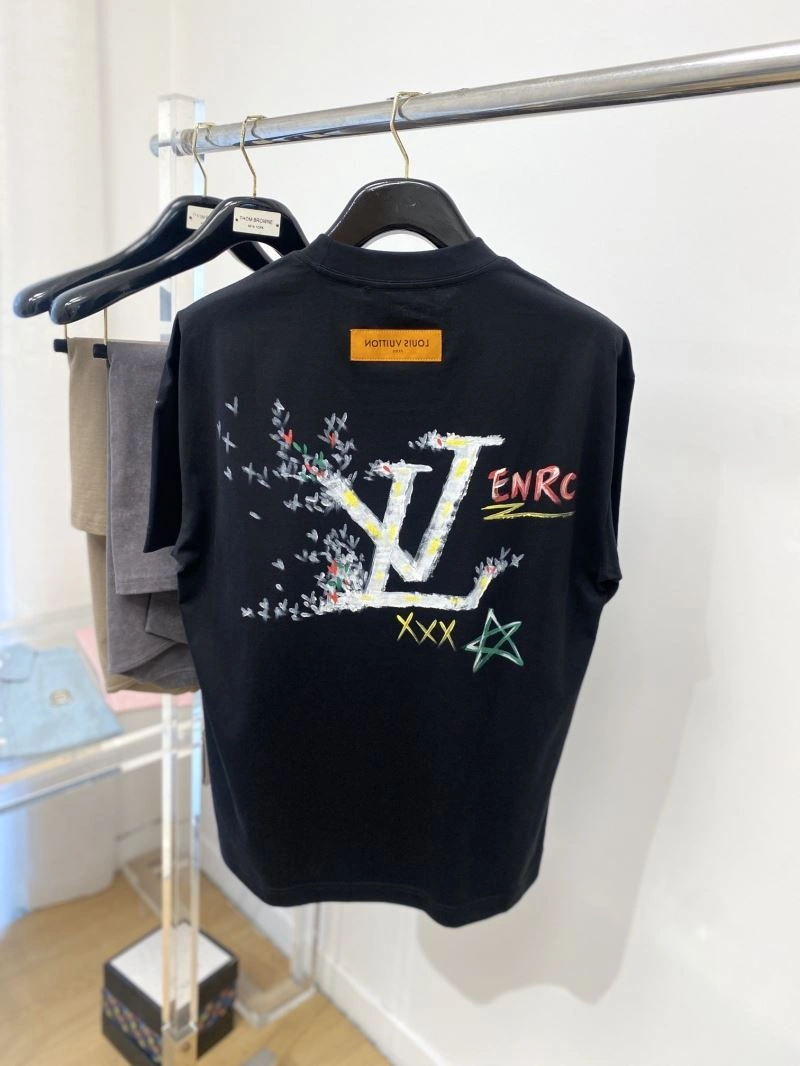 Louis Vuitton T-Shirts Minimalist 135468