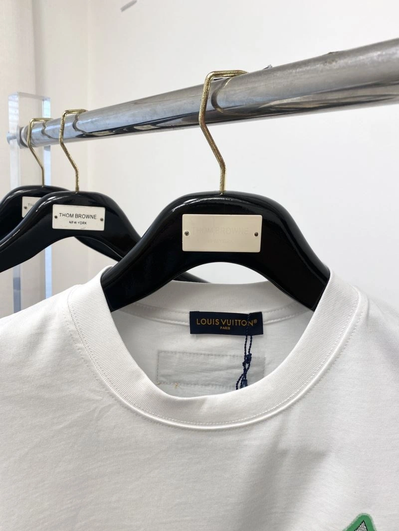 Louis Vuitton T-Shirts Modern 135470