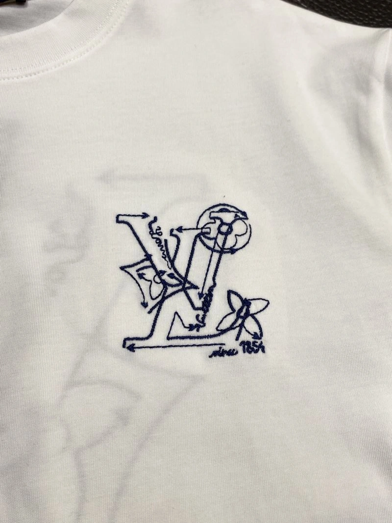 Louis Vuitton T-Shirts Trendy 135458