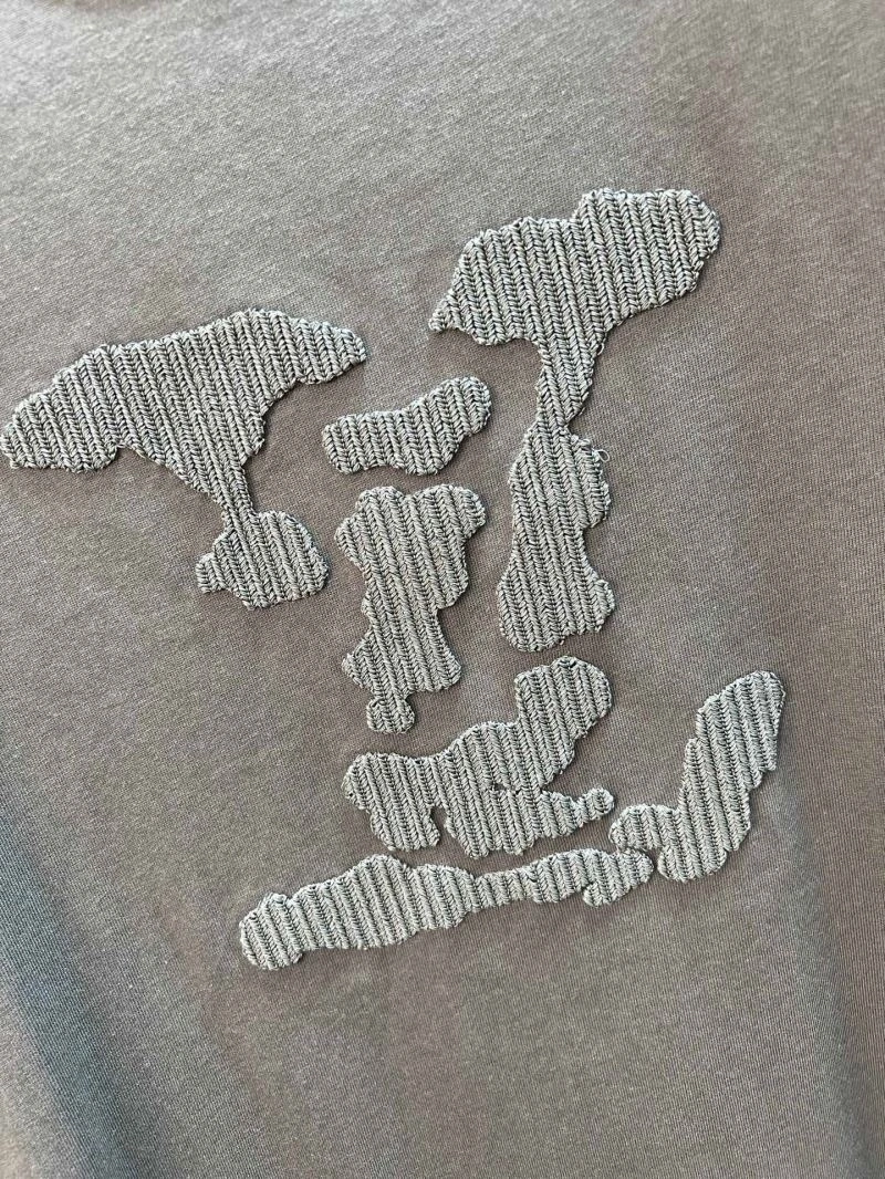 Durable Louis Vuitton T-Shirts 135437
