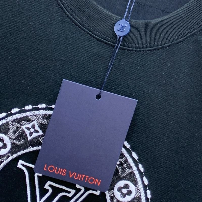 Louis Vuitton T-Shirts Timeless 135445