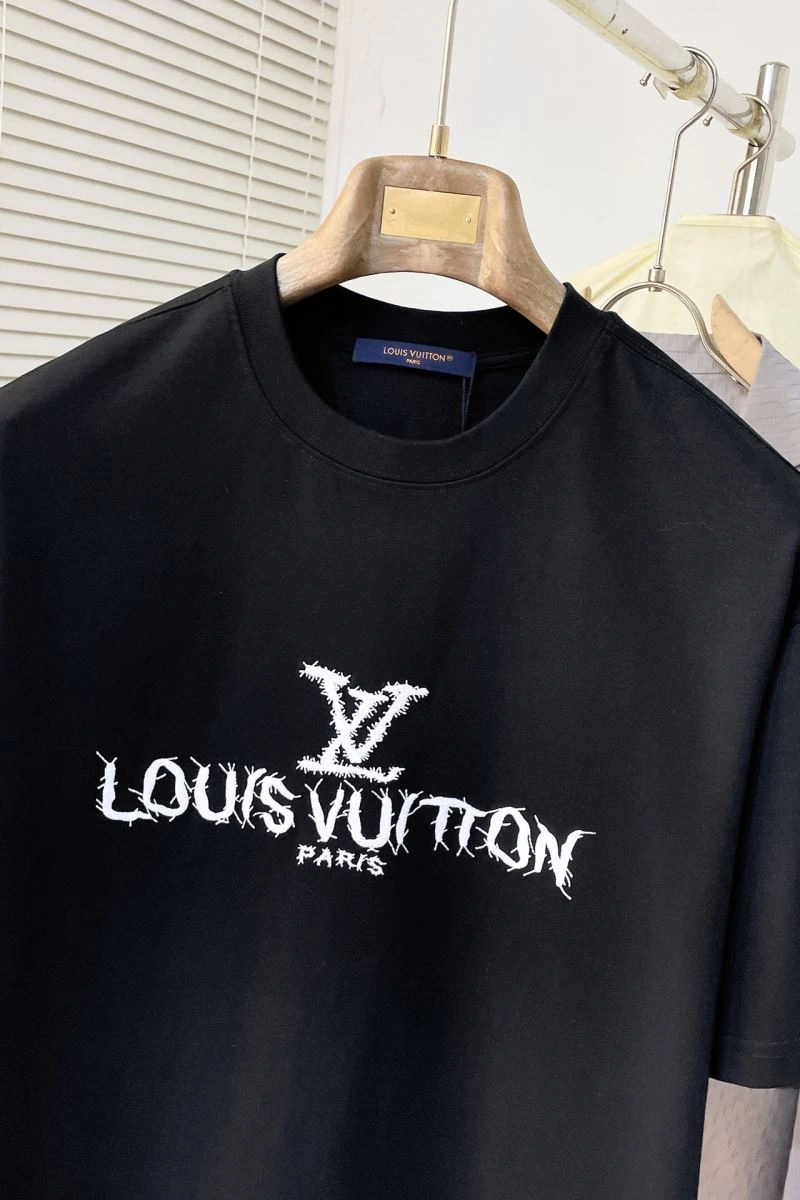 Cozy Louis Vuitton T-Shirts 135442