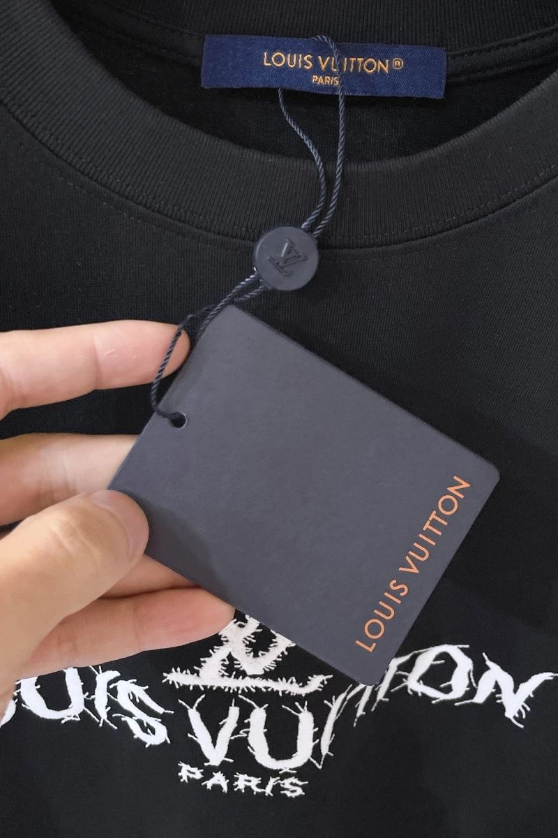 Cozy Louis Vuitton T-Shirts 135442