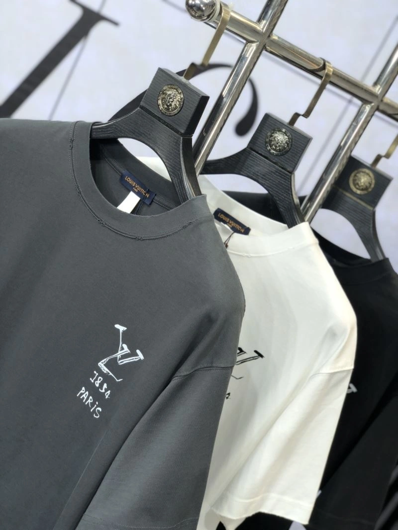 RelaxedFit Louis Vuitton T-Shirts 135456