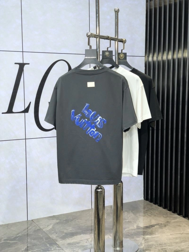 RelaxedFit Louis Vuitton T-Shirts 135456