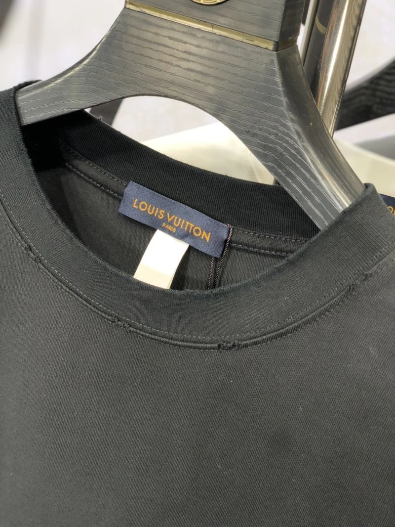 Louis Vuitton T-Shirts WeatherProof 135434