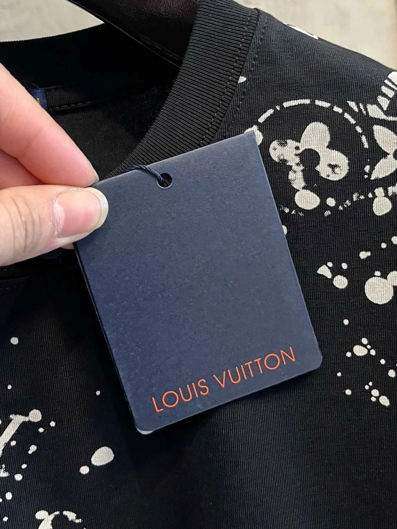 ZipUp Louis Vuitton T-Shirts 135464
