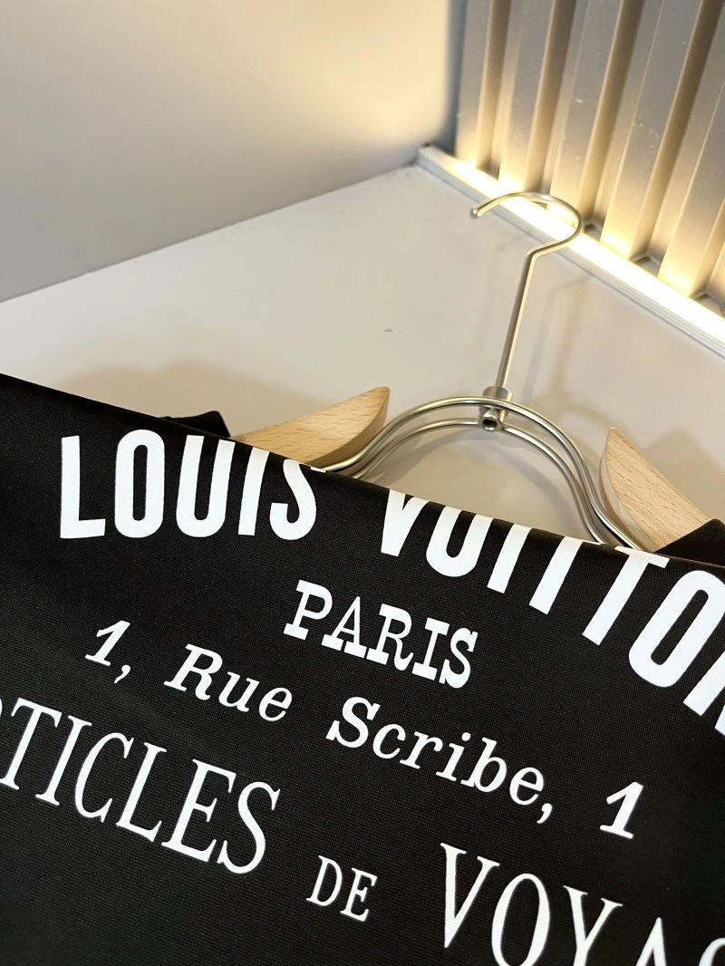 Louis Vuitton T-Shirts Practical 135443