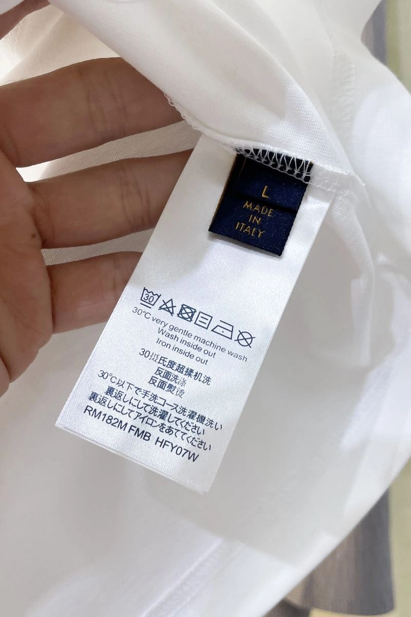 Unisex Louis Vuitton T-Shirts 135460