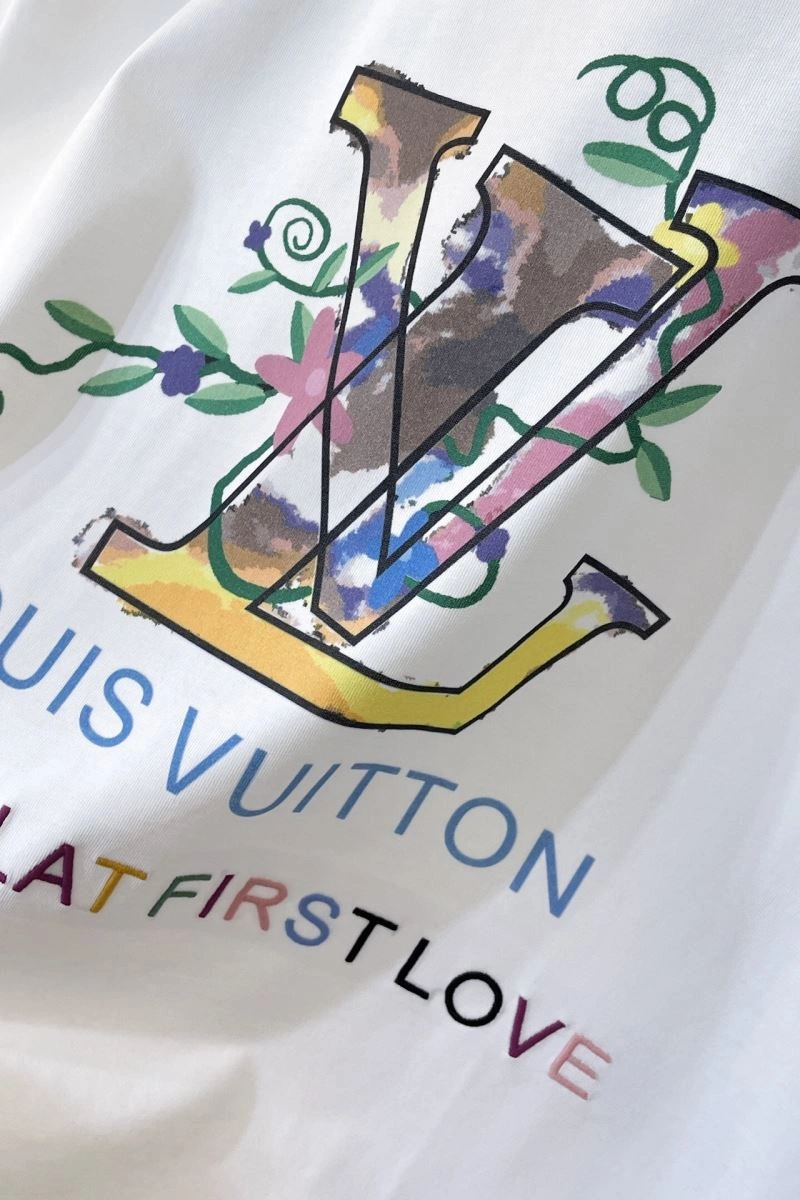 Unisex Louis Vuitton T-Shirts 135460