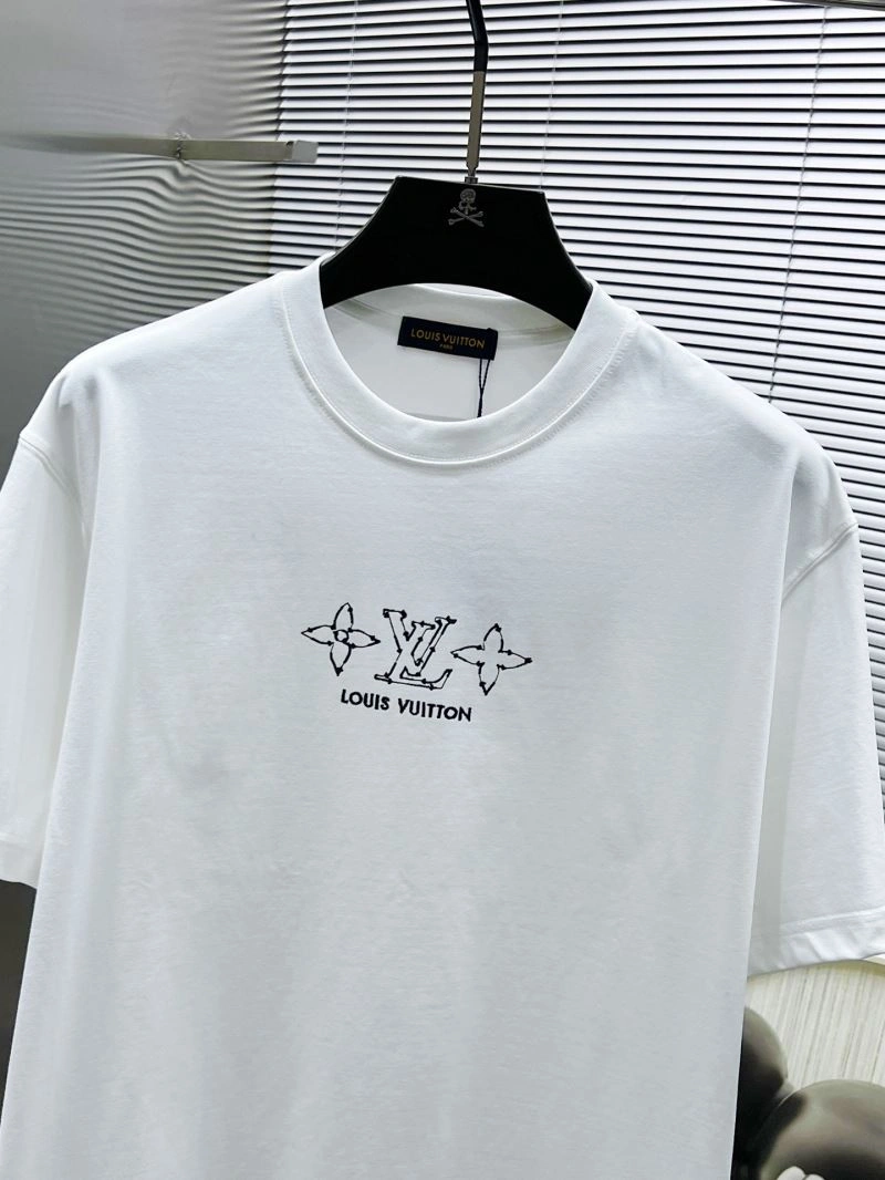 Classic Louis Vuitton T-Shirts 135462