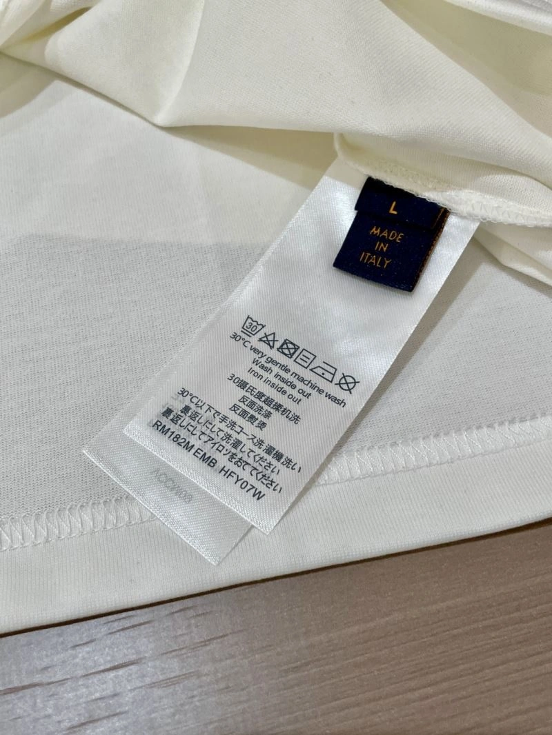 WaterResistant Louis Vuitton T-Shirts 135432