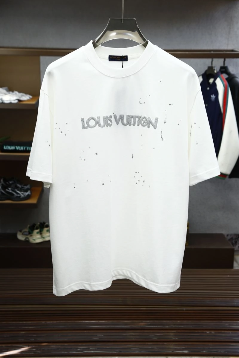 Classic Louis Vuitton T-Shirts 135448