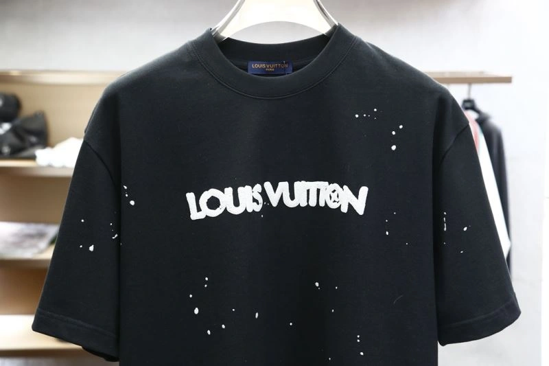 Classic Louis Vuitton T-Shirts 135448