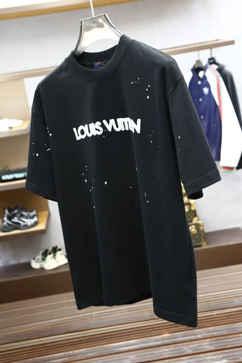 Classic Louis Vuitton T-Shirts 135448