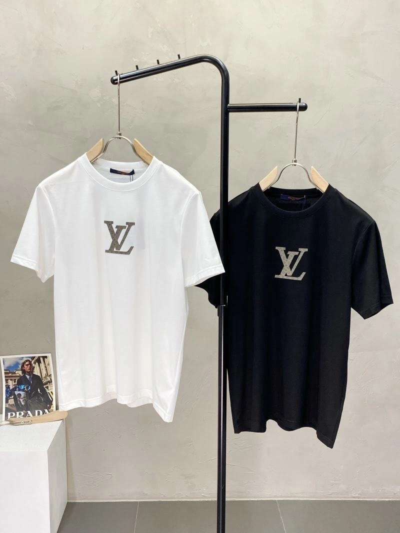 FashionForward Louis Vuitton T-Shirts 135436