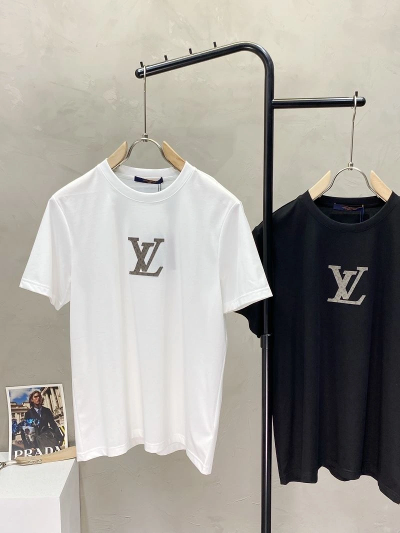 FashionForward Louis Vuitton T-Shirts 135436