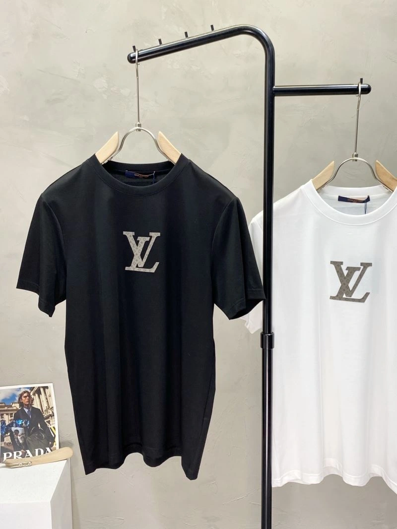FashionForward Louis Vuitton T-Shirts 135436
