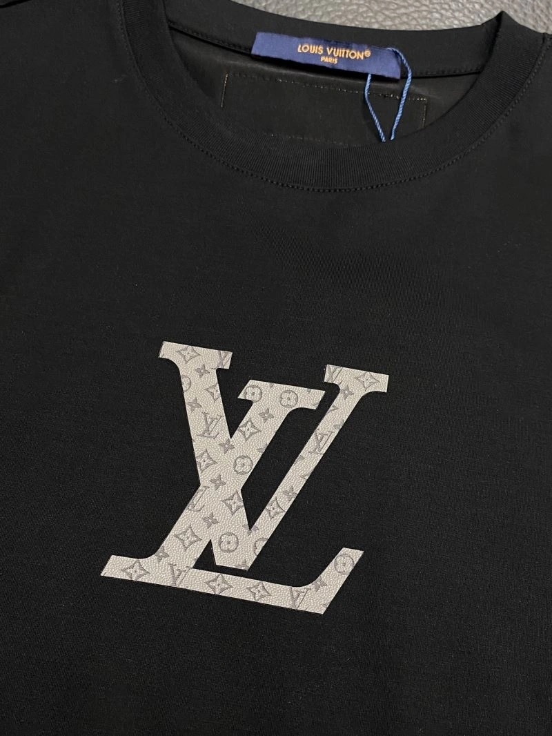 FashionForward Louis Vuitton T-Shirts 135436