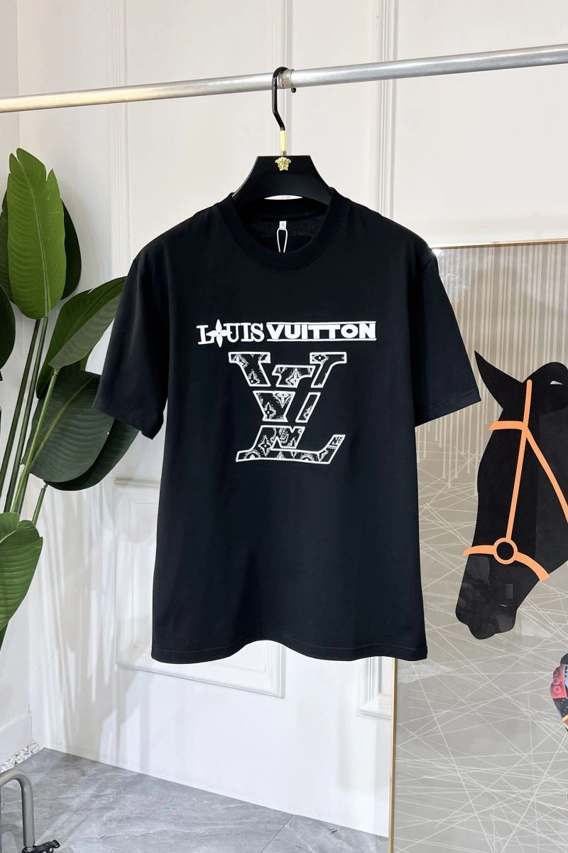 DailyWear Louis Vuitton T-Shirts 135428