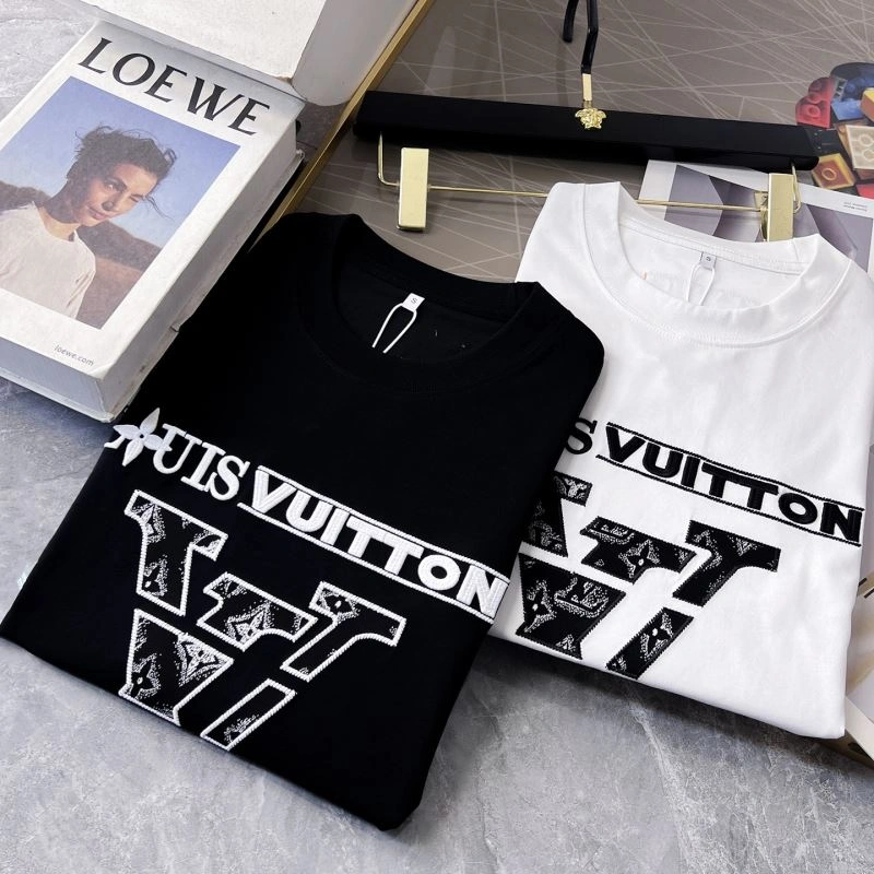 DailyWear Louis Vuitton T-Shirts 135428