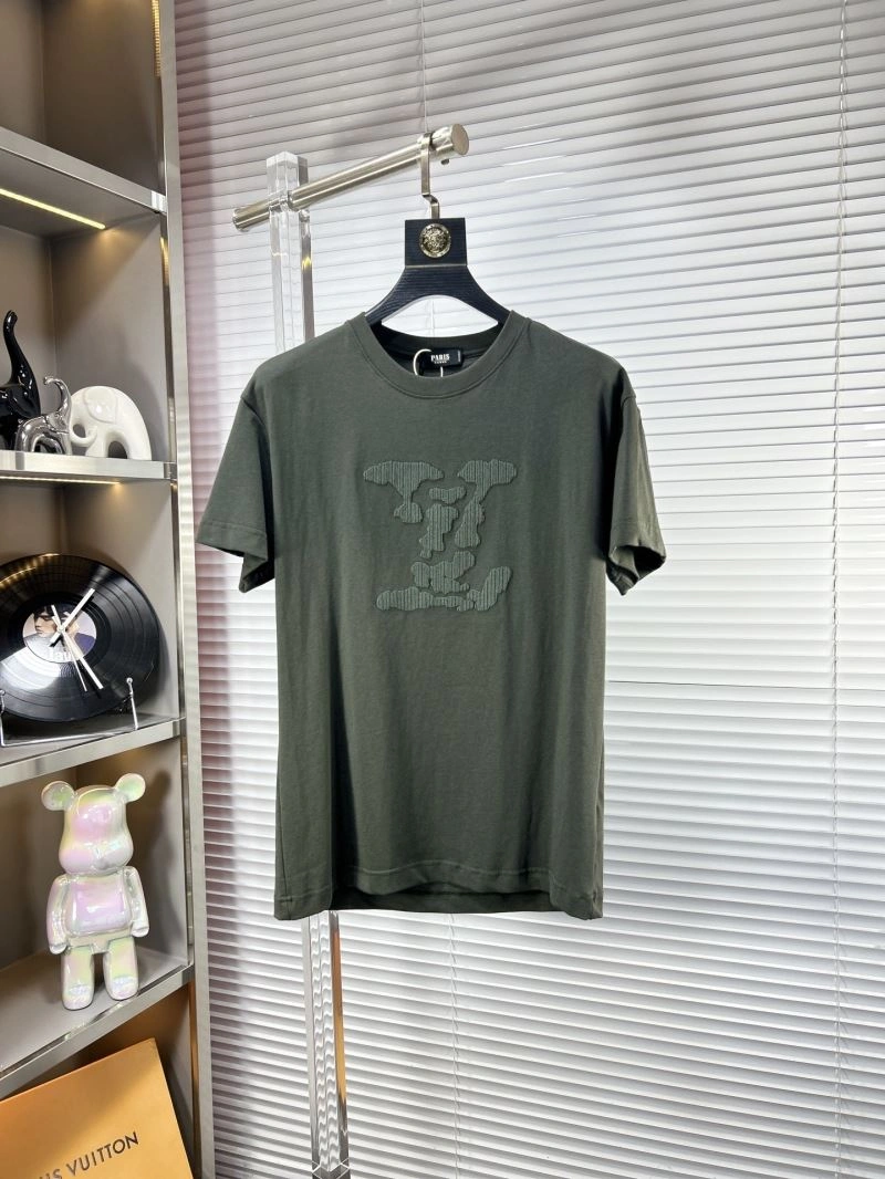 Sleek Louis Vuitton T-Shirts 135424
