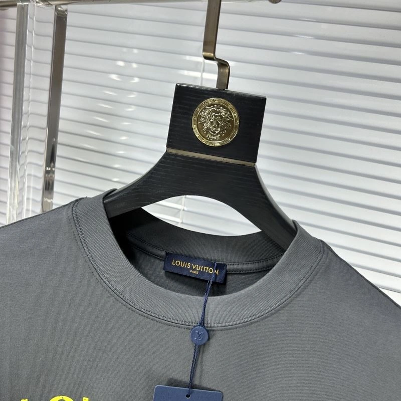Comfortable Louis Vuitton T-Shirts 135419