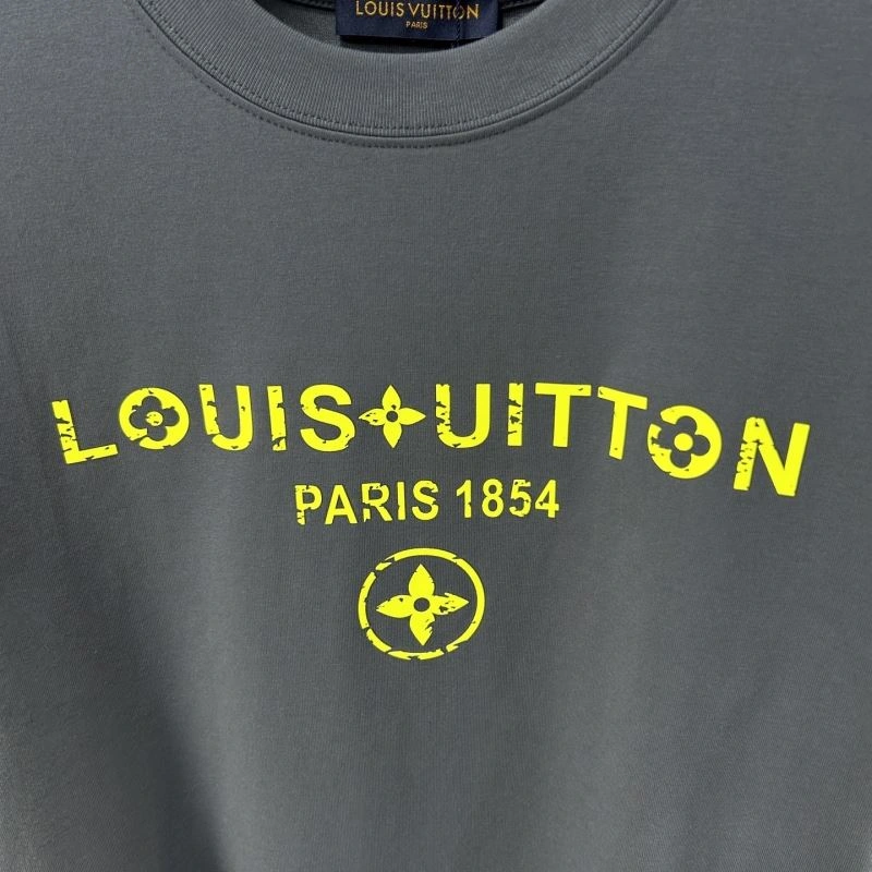 Comfortable Louis Vuitton T-Shirts 135419