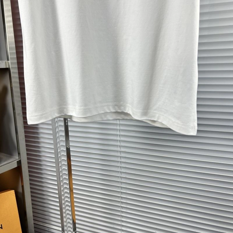 Louis Vuitton T-Shirts Lightweight 135407