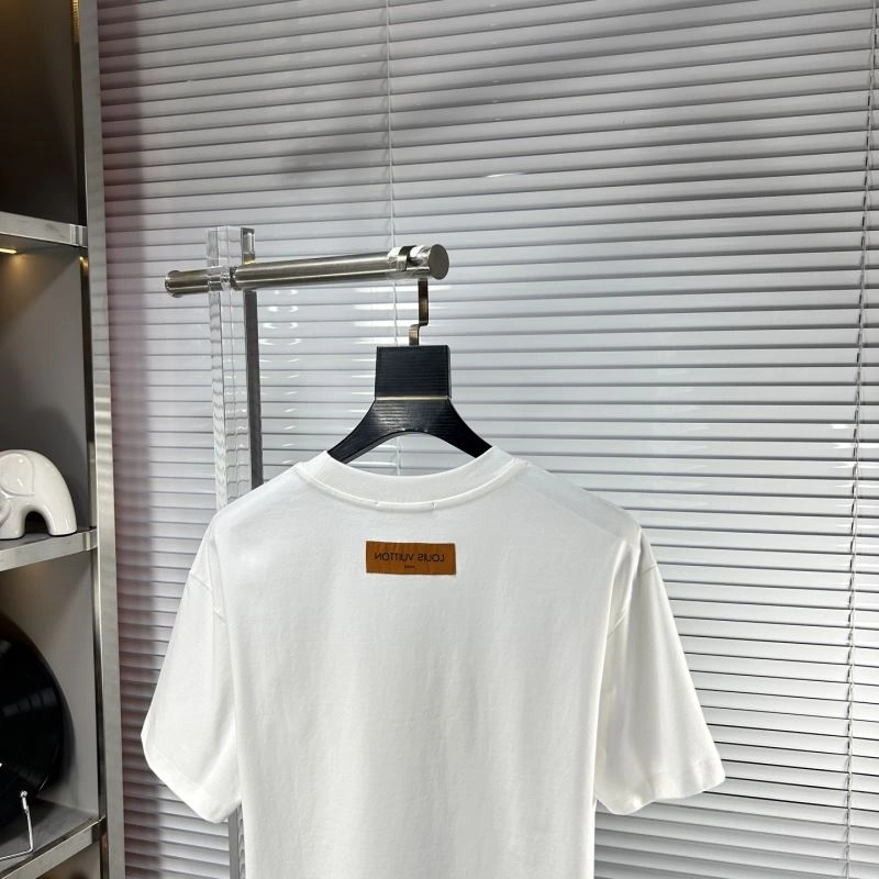 Louis Vuitton T-Shirts Lightweight 135407