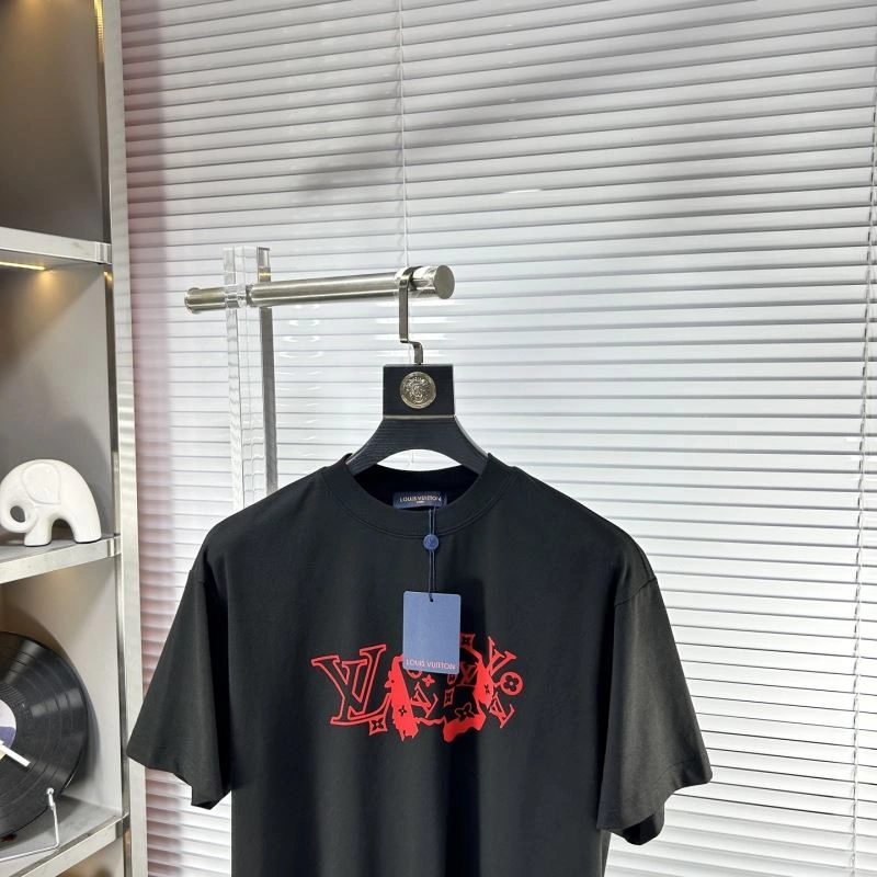 Practical Louis Vuitton T-Shirts 135425