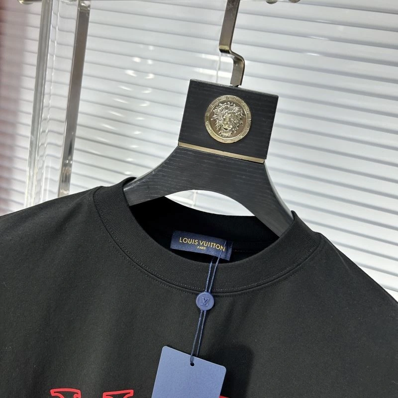 Practical Louis Vuitton T-Shirts 135425