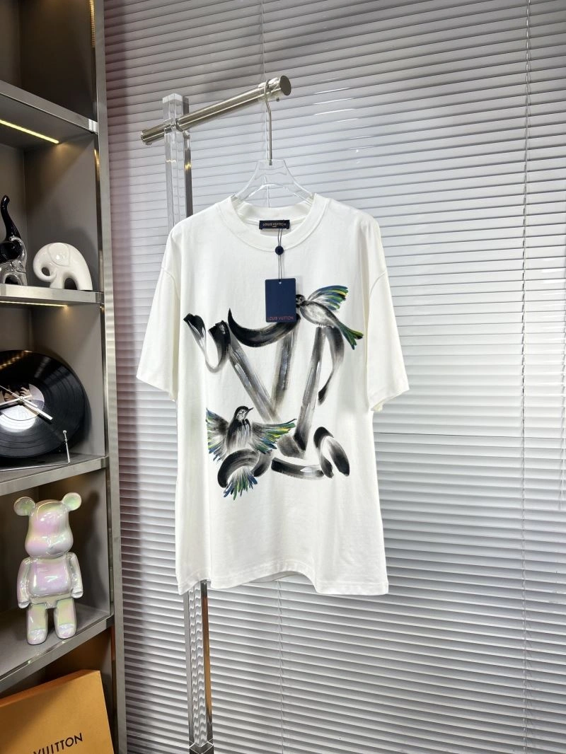 SportInspired Louis Vuitton T-Shirts 135417