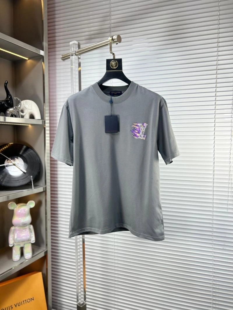 Refined Louis Vuitton T-Shirts 135404