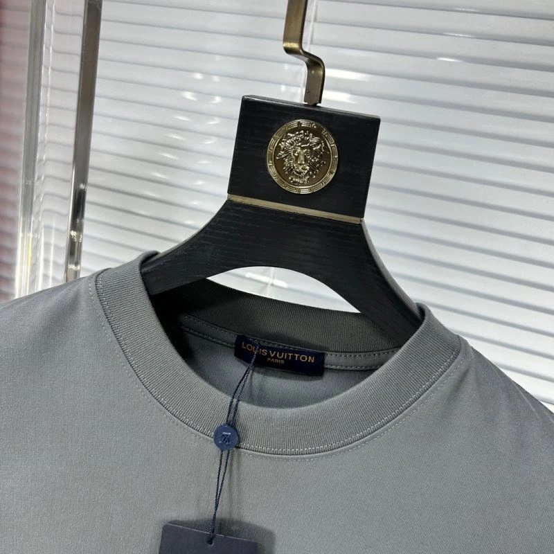 Refined Louis Vuitton T-Shirts 135404