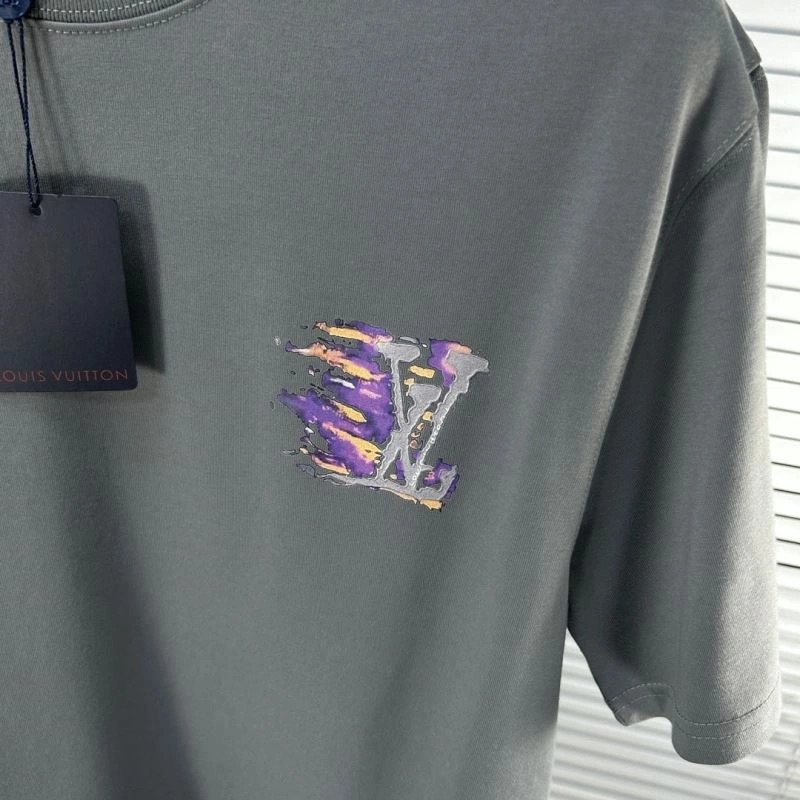 Refined Louis Vuitton T-Shirts 135404