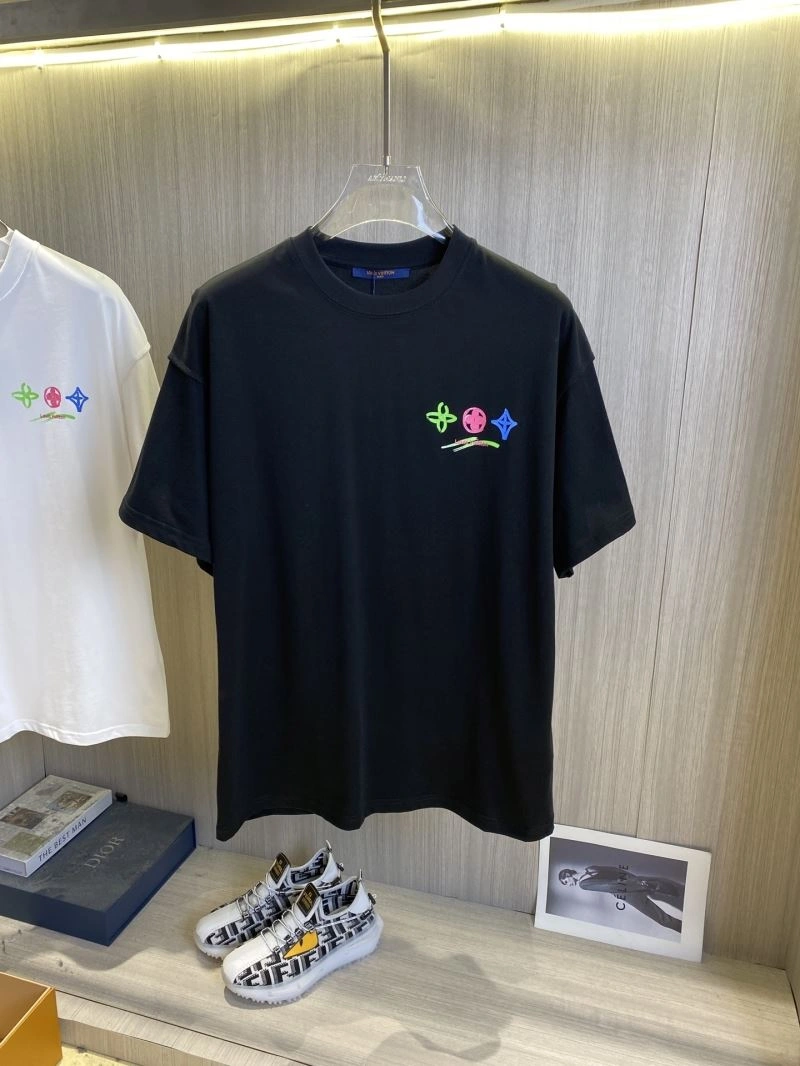 ComfortFit Louis Vuitton T-Shirts 135411