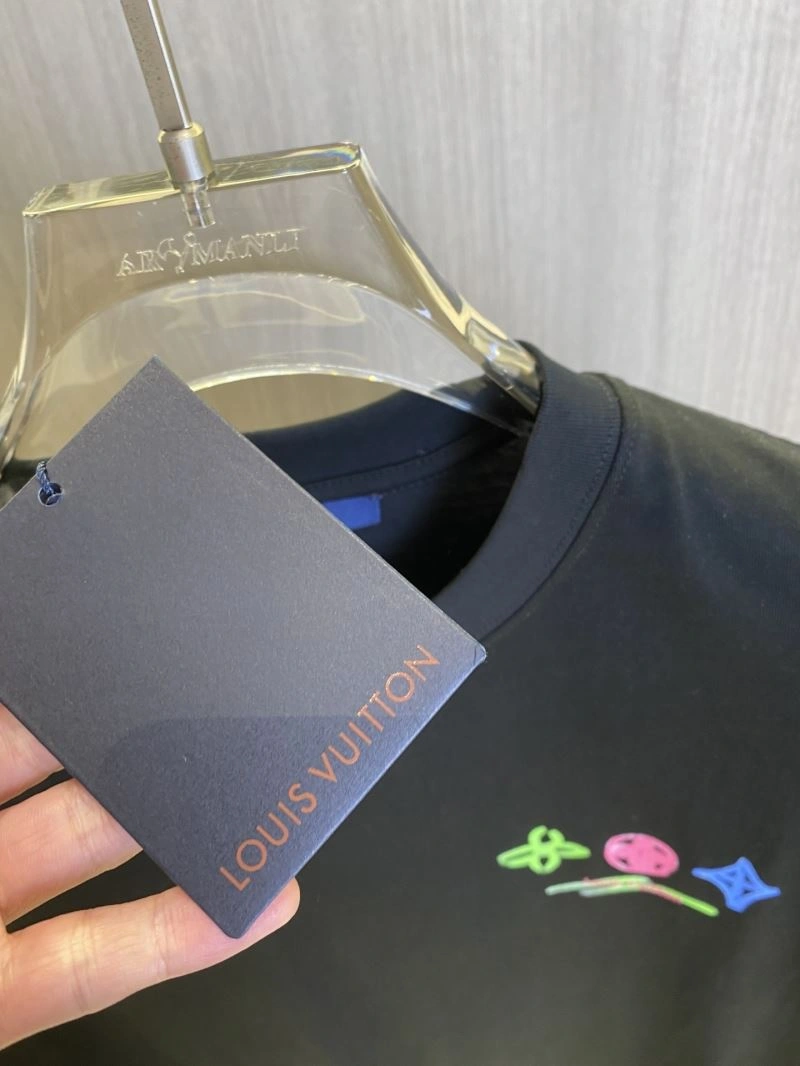 ComfortFit Louis Vuitton T-Shirts 135411