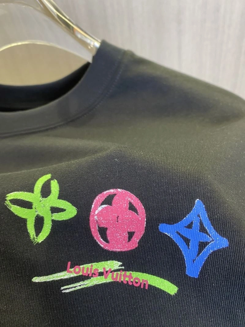 ComfortFit Louis Vuitton T-Shirts 135411