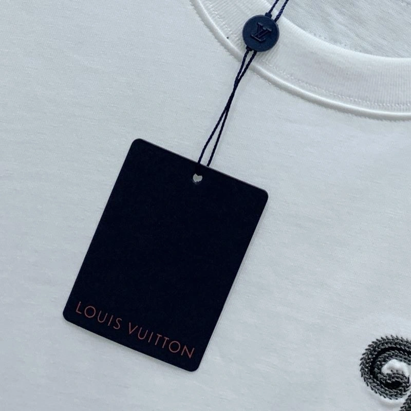 WellDesigned Louis Vuitton T-Shirts 135415